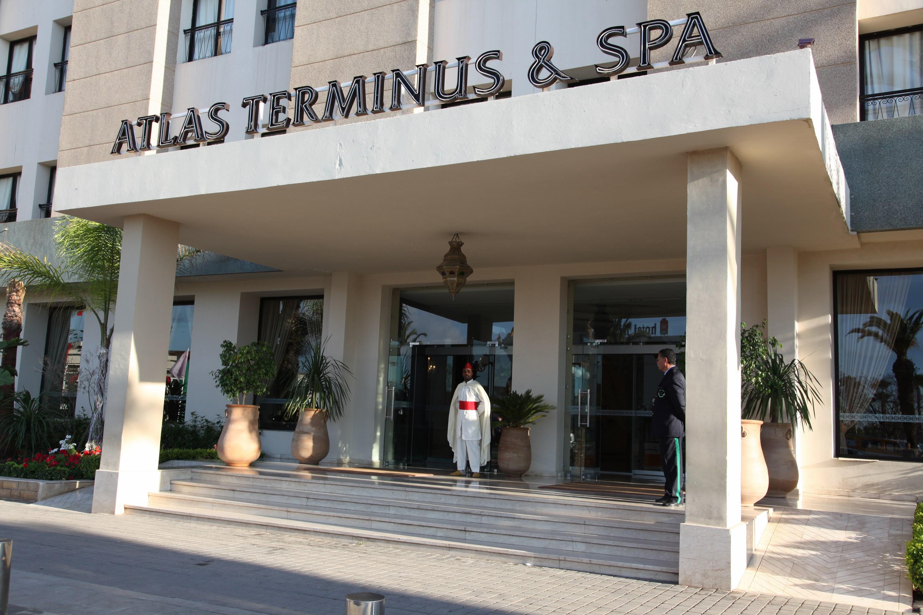 Terminus City Center Ucda Dış mekan fotoğraf