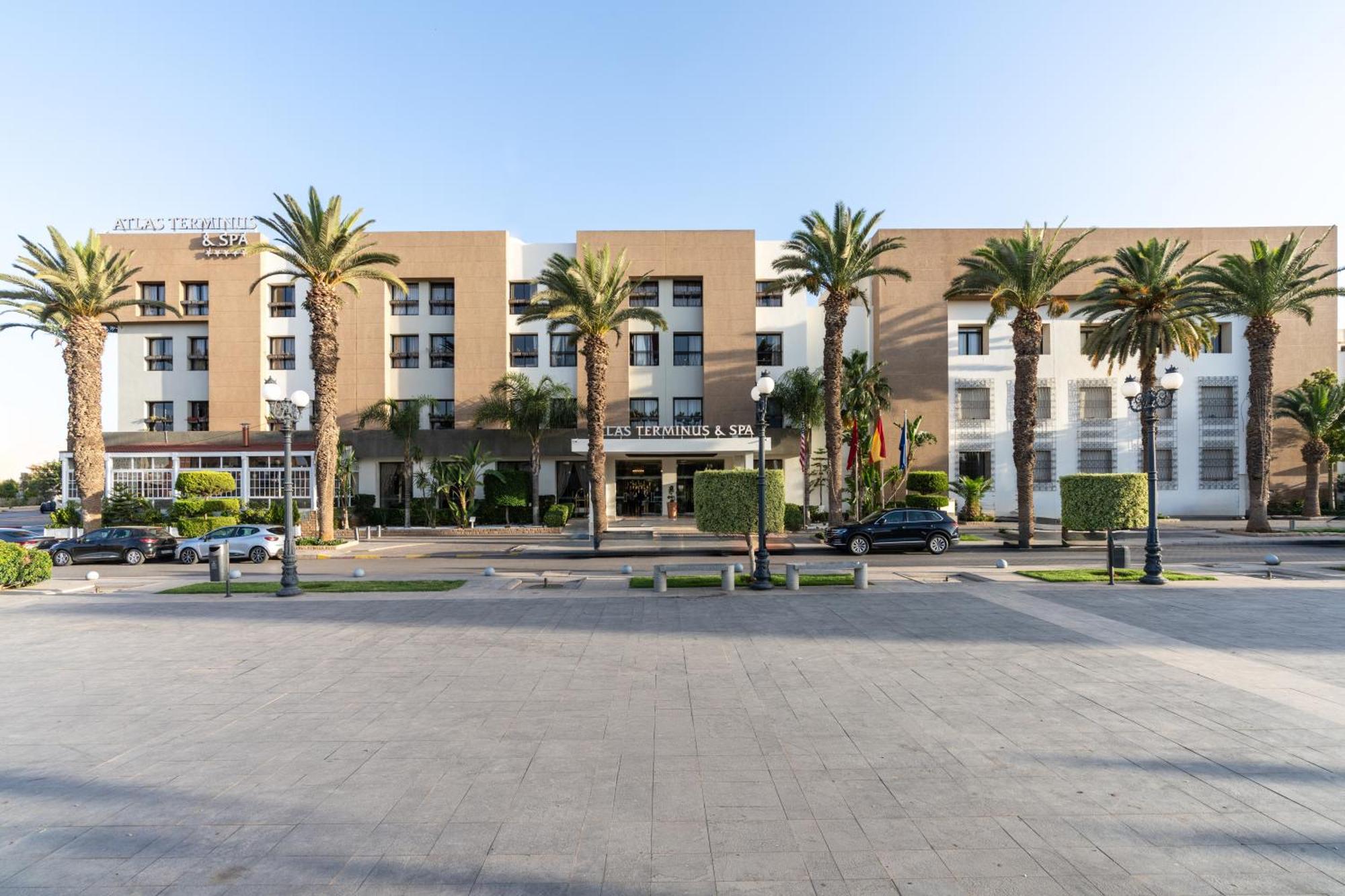 Terminus City Center Ucda Dış mekan fotoğraf