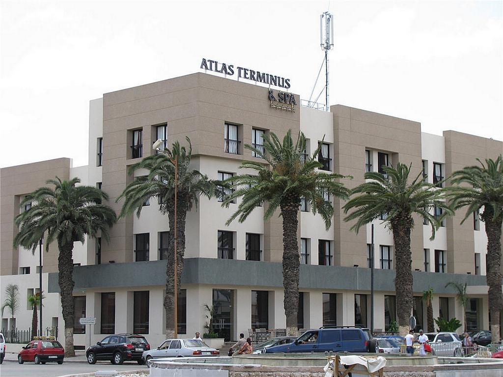 Terminus City Center Ucda Dış mekan fotoğraf